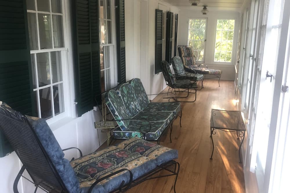 Photo of Patio Balcony in Center Lovell