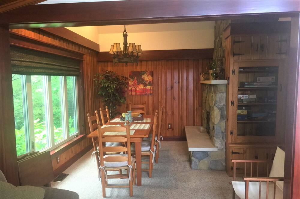 Photo of Livingroom in Stow