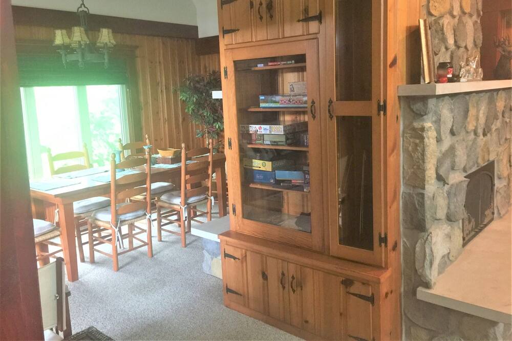Photo of Livingroom in Stow