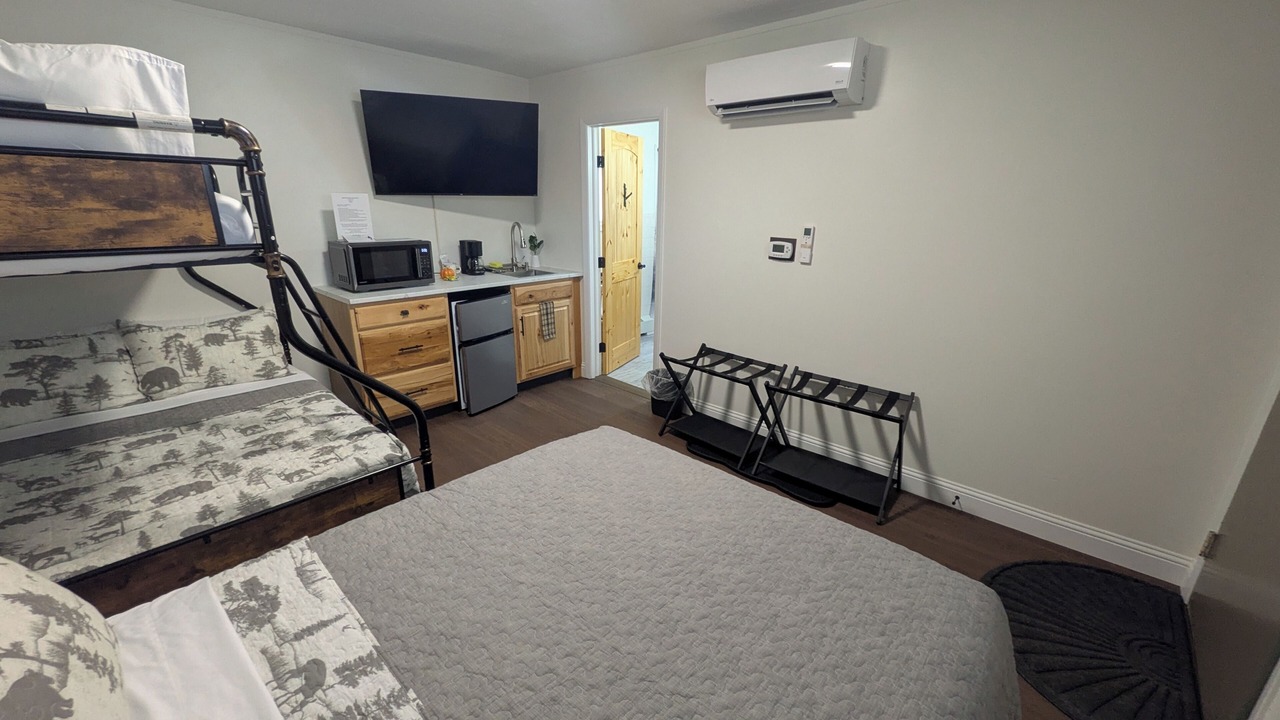 Photo of Bedroom in Canaan