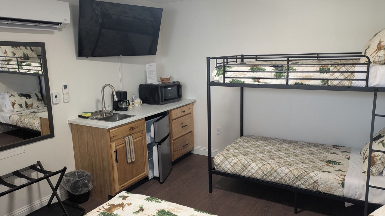 Photo of Bedroom in Canaan