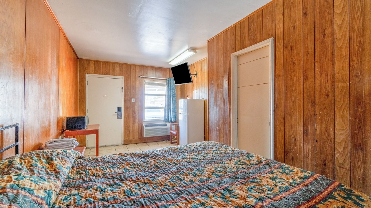 Photo of Bedroom in Central City