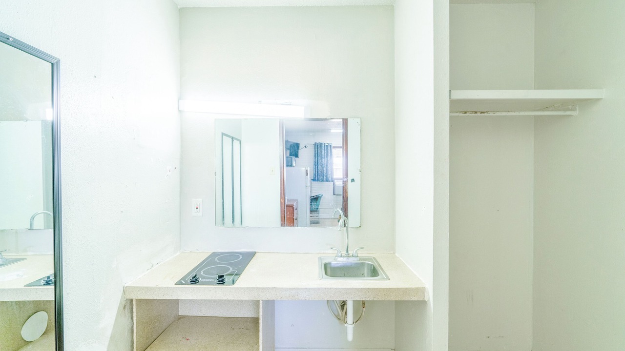 Photo of Bedroom in Central City