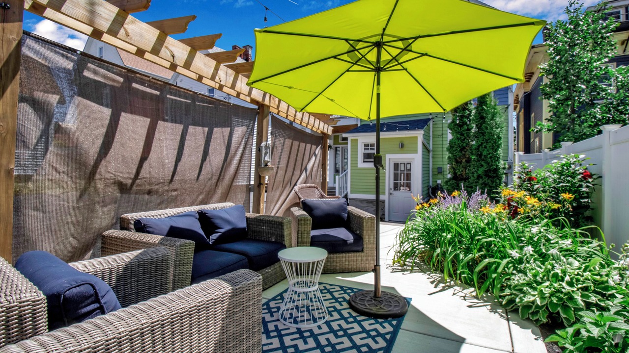 Photo of Patio Balcony in Front Park
