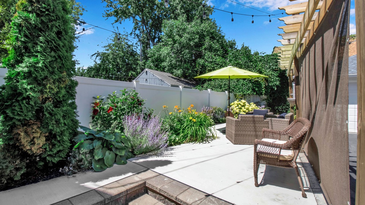 Photo of Patio Balcony in Front Park