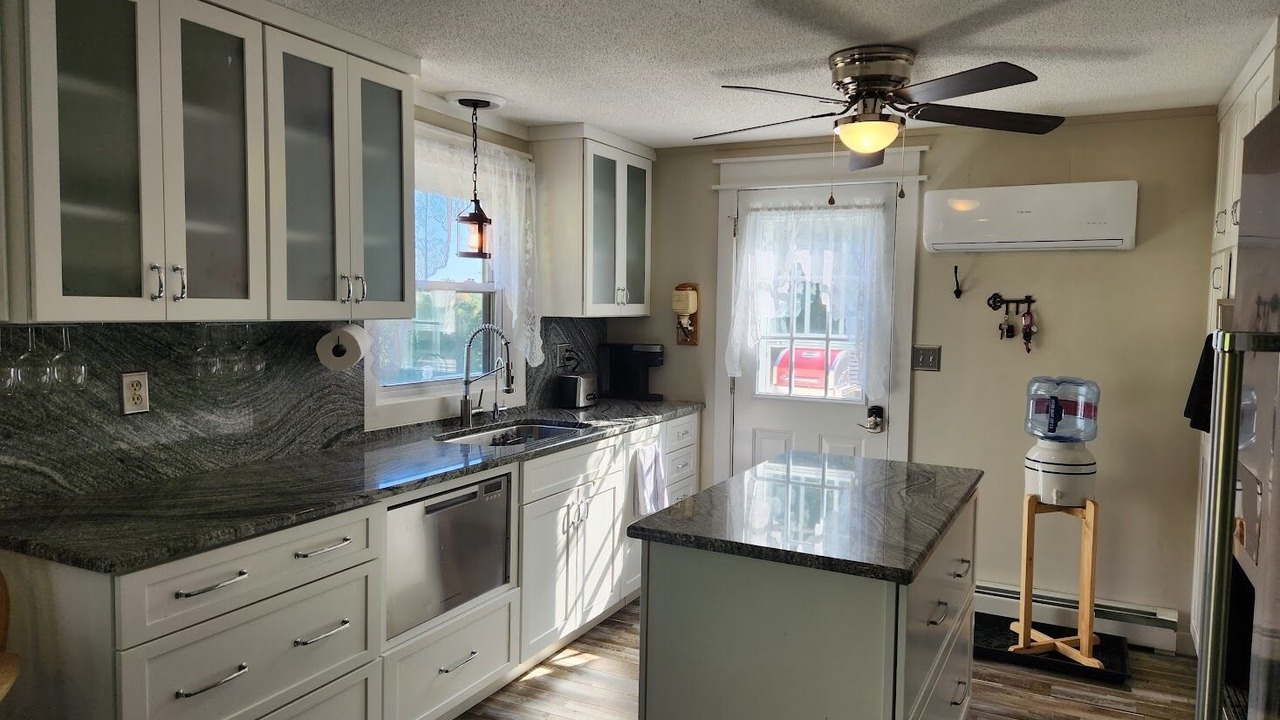 Photo of Kitchen in Round Pond