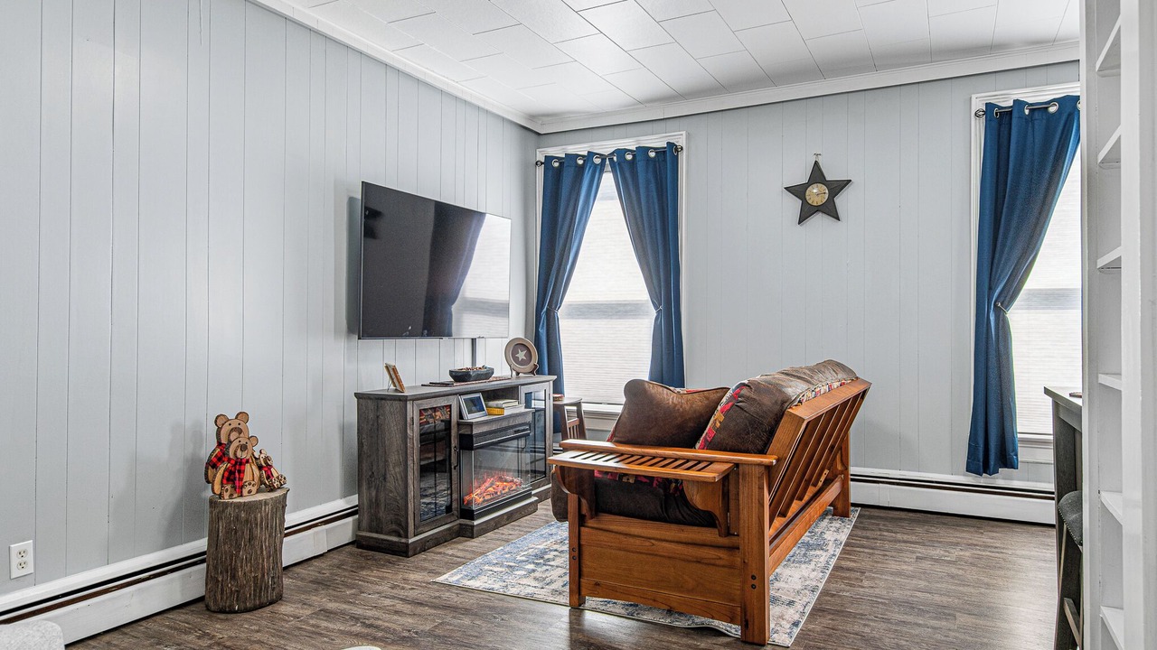 Photo of Livingroom in Colebrook