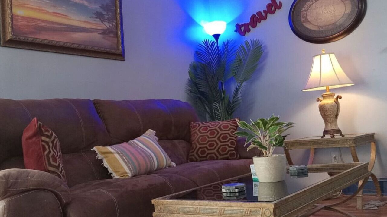 Photo of Livingroom in Akron