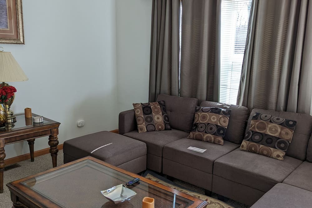 Photo of Livingroom in Harborcreek