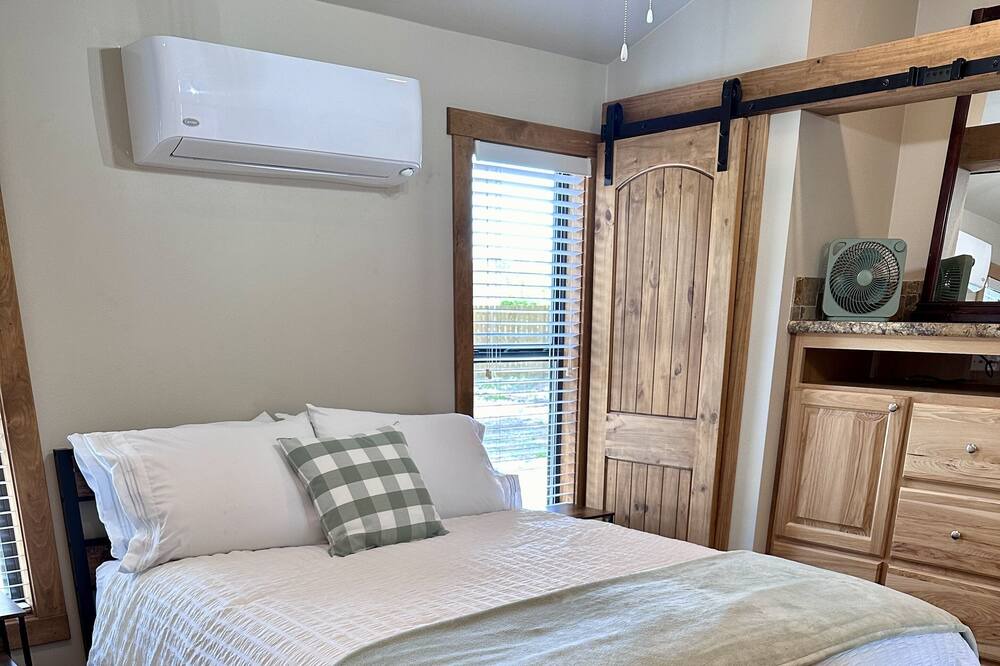Photo of Bedroom in Lindale