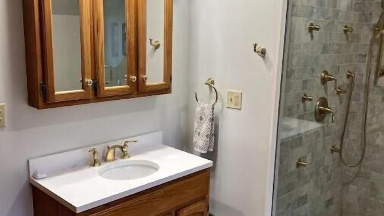 Photo of Bathroom in Stark