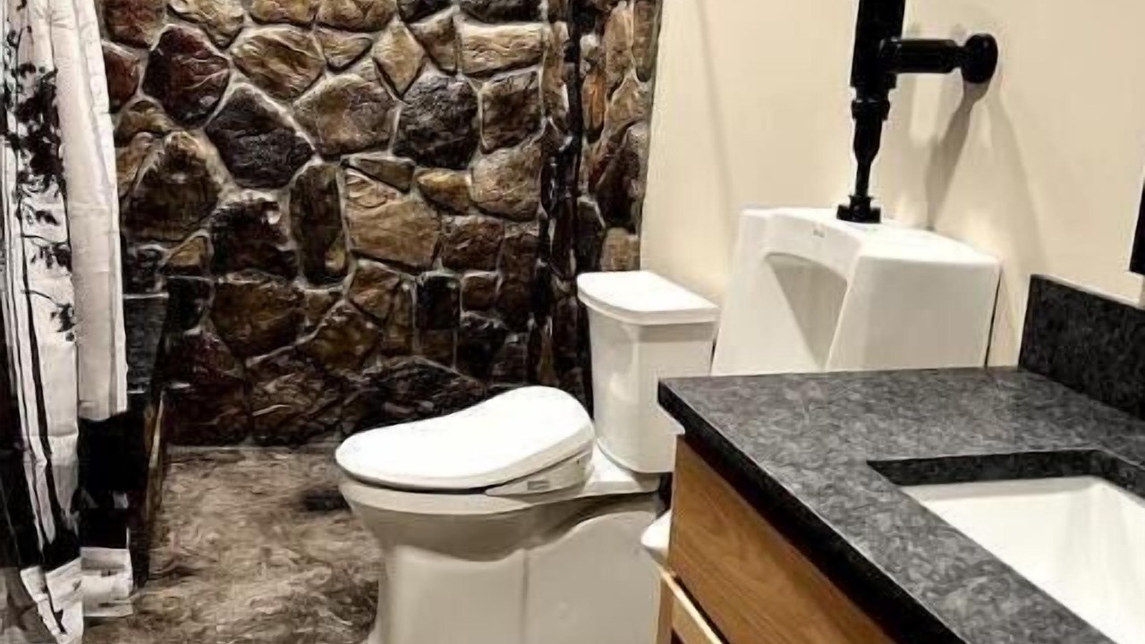 Photo of Bathroom in Stark