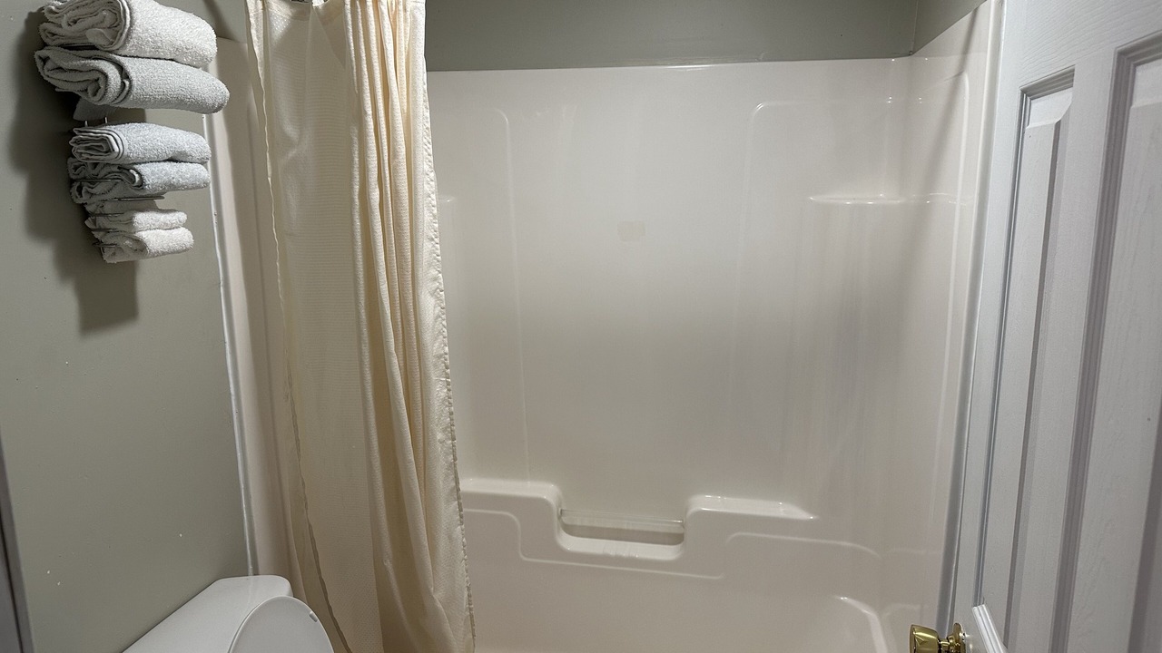 Photo of Bathroom in Alfred Station