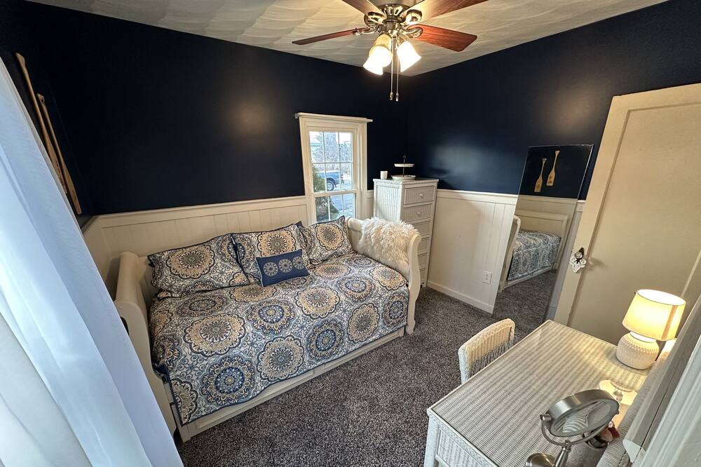 Photo of Bedroom in Lake City