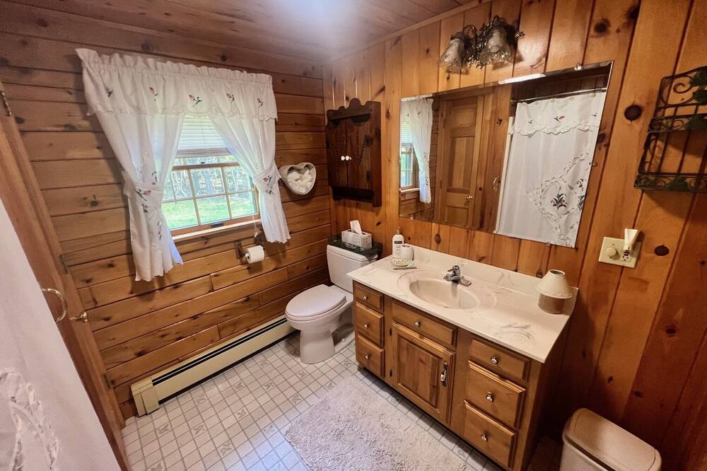 Photo of Bathroom in Beaver Cove
