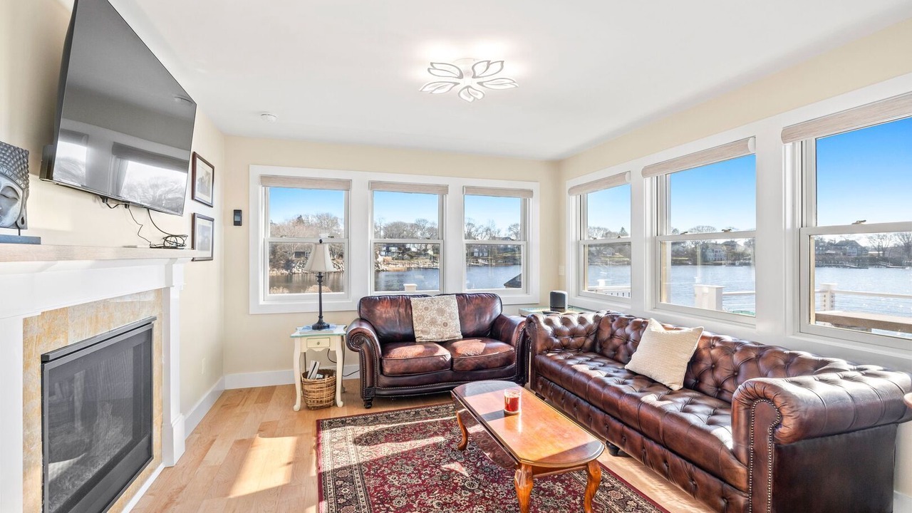 Photo of Livingroom in Narragansett