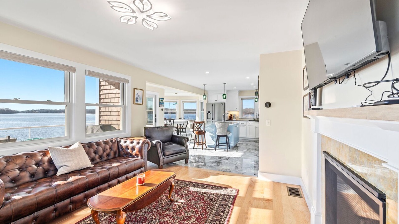 Photo of Livingroom in Narragansett