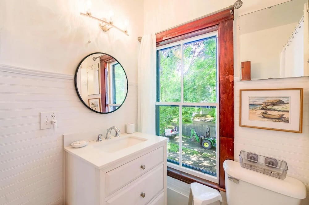 Photo of Bathroom in Friendship