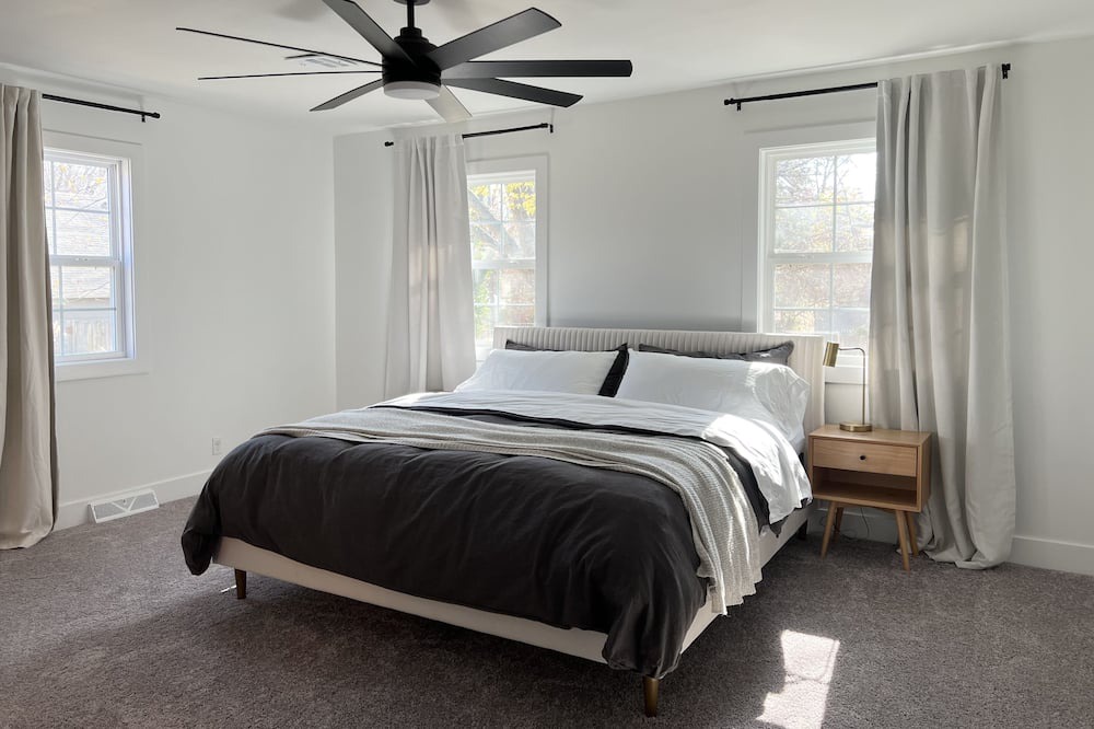 Photo of Bedroom in Pittsburg