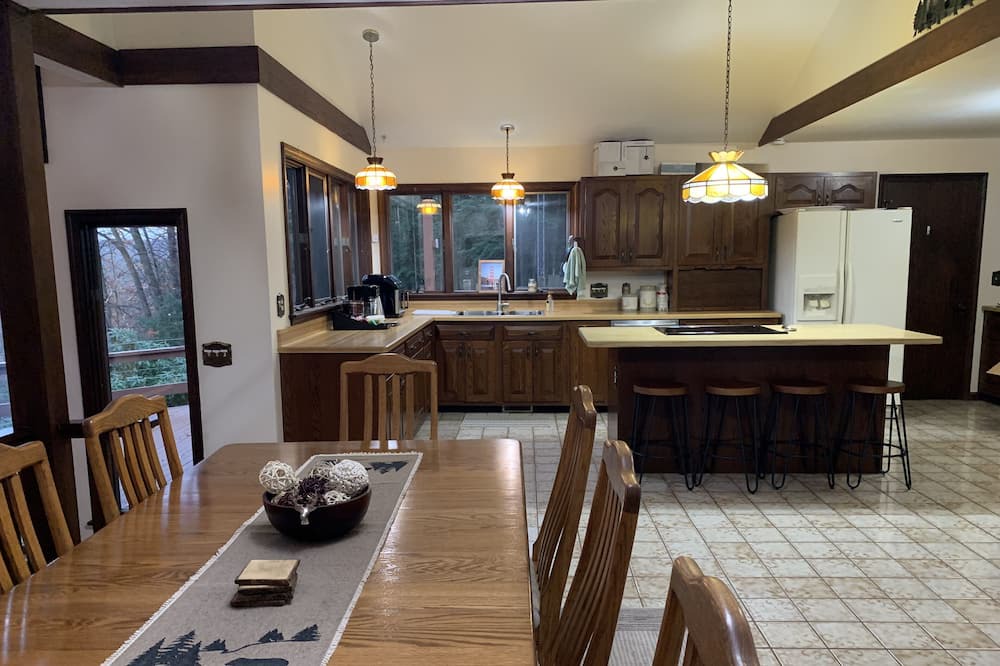 Photo of Kitchen in Conneaut