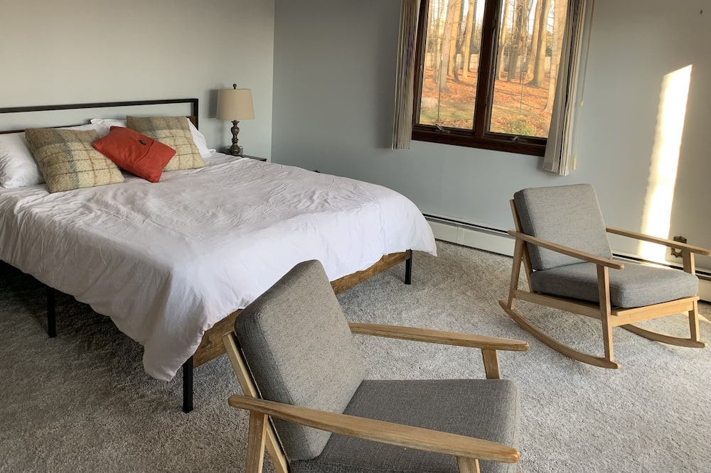Photo of Bedroom in Conneaut