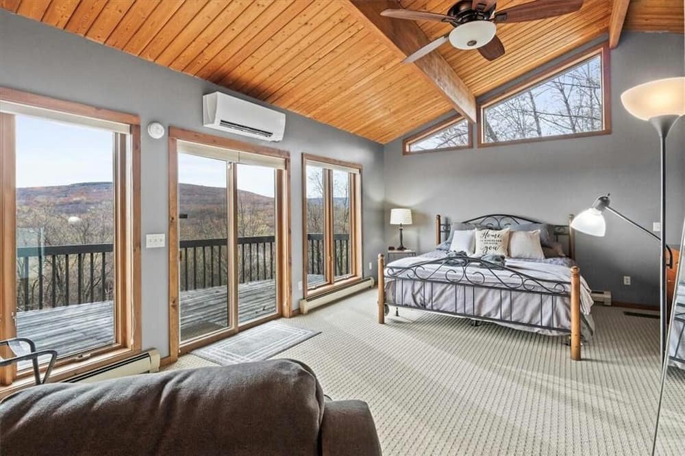 Photo of Bedroom in Bristol Hills