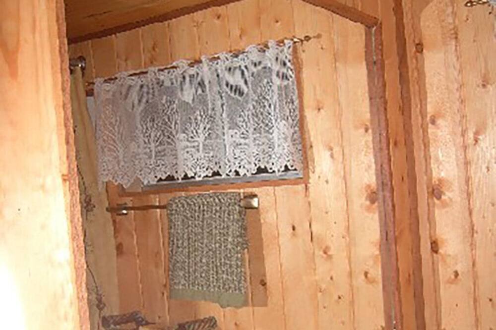 Photo of Bathroom in Santeetlah