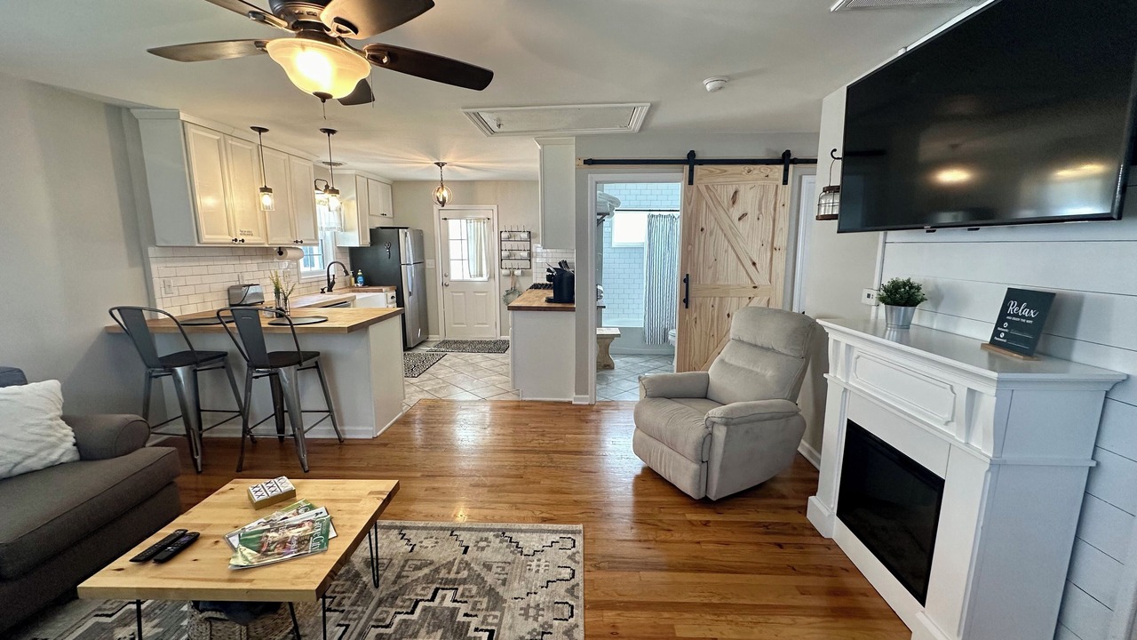Photo of Livingroom in Grove City