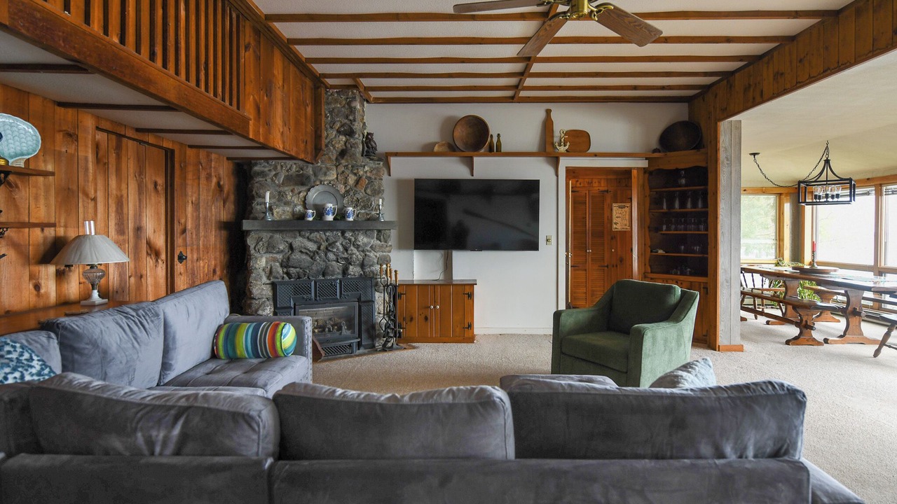 Photo of Livingroom in North Sebago
