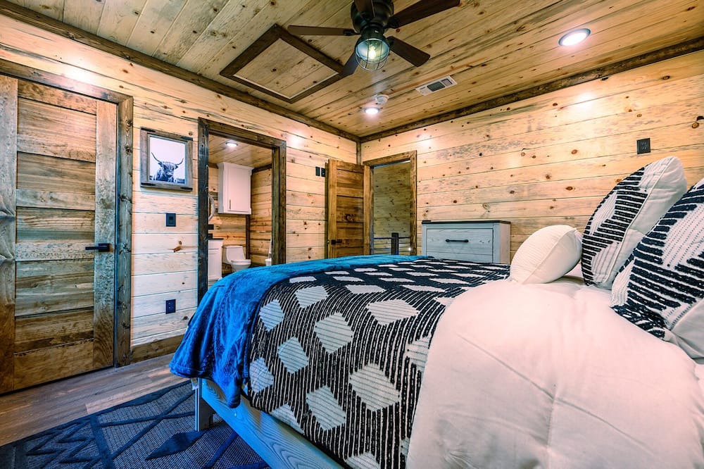 Photo of Bedroom in Broken Bow