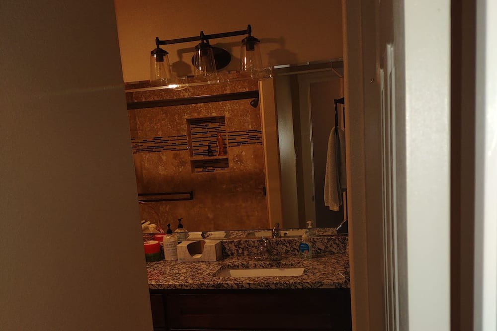 Photo of Bathroom in Linden