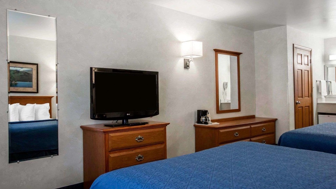 Photo of Bedroom in Lake George