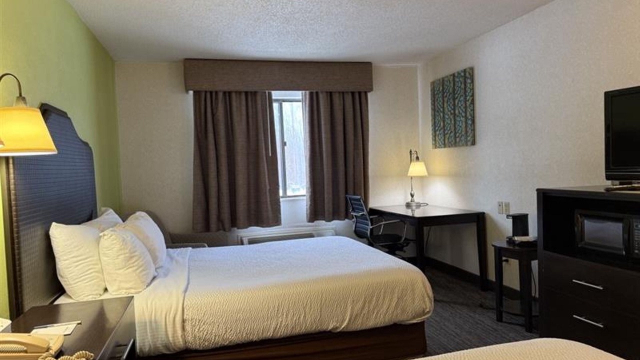 Photo of Bedroom in Grove City