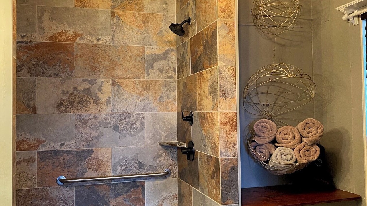 Photo of Bathroom in Dahlonega