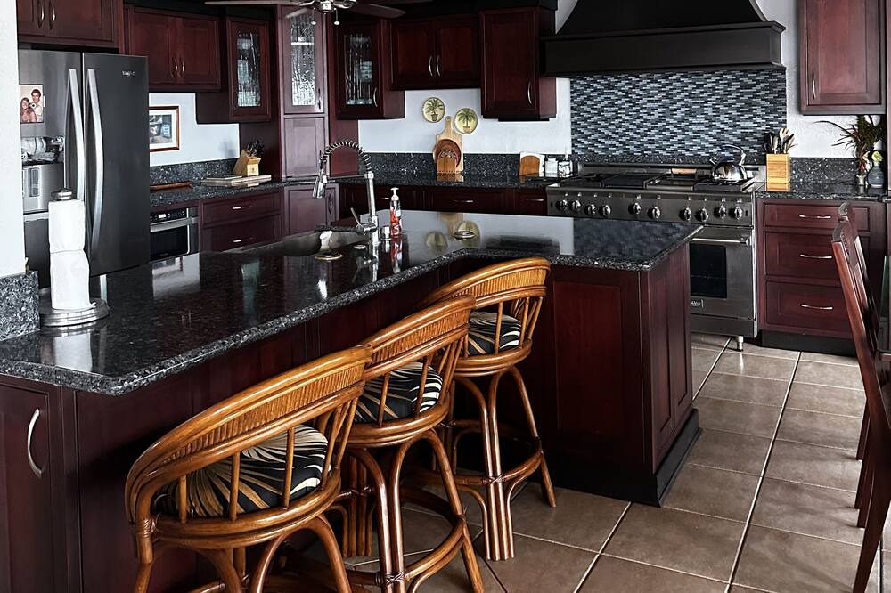 Photo of Kitchen in Kaunakakai