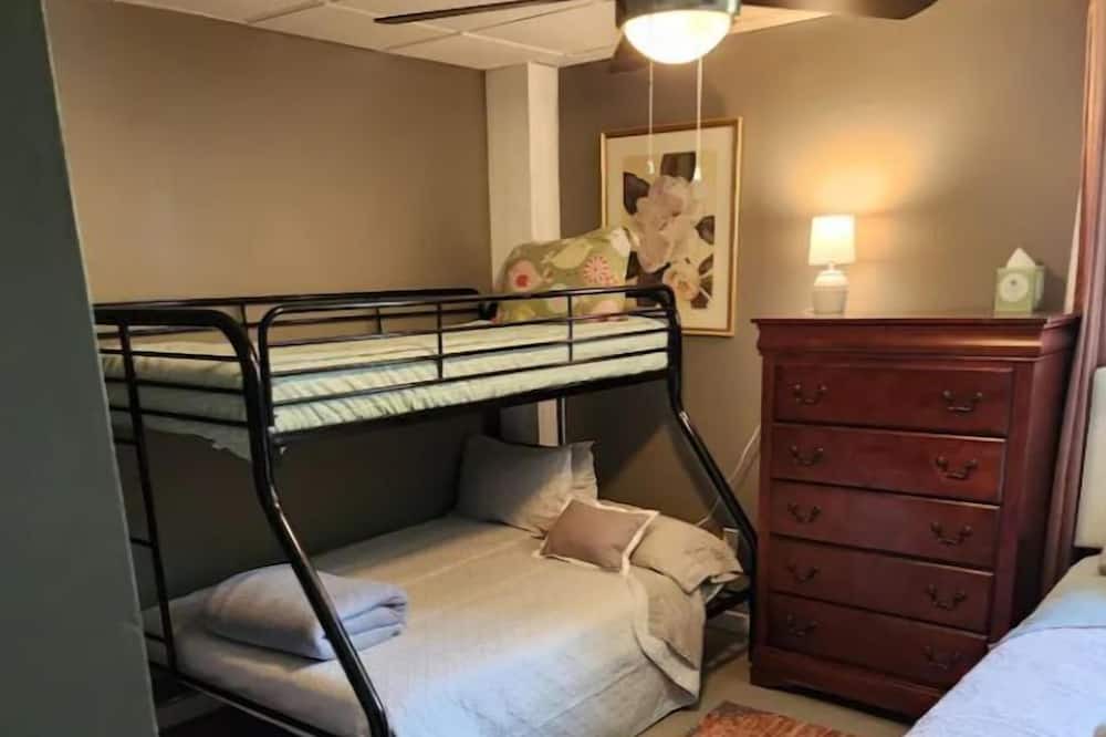 Photo of Bedroom in Crittenden