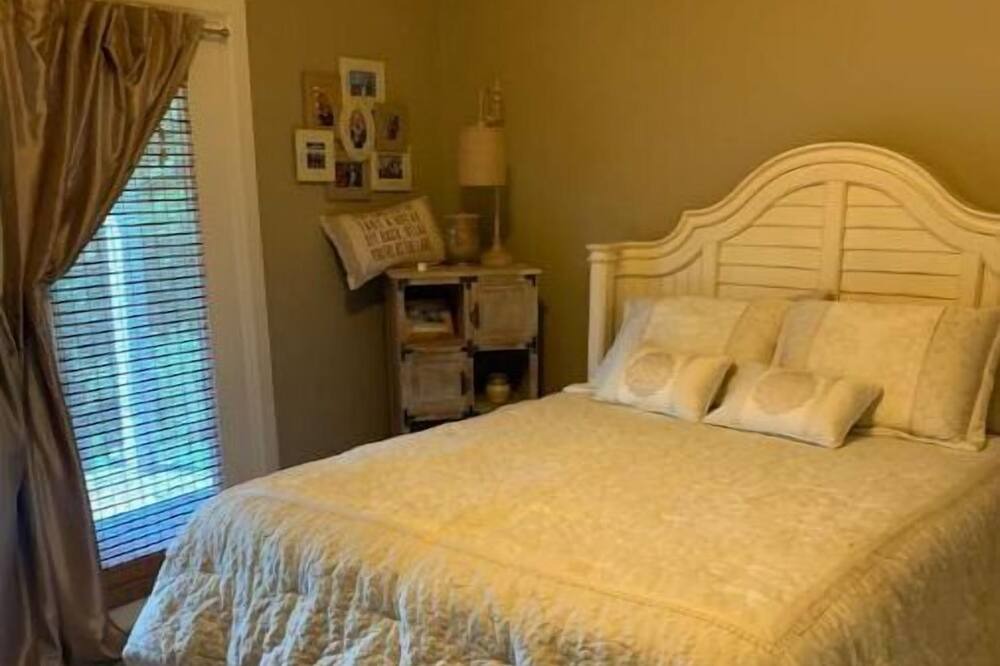 Photo of Bedroom in Cleora