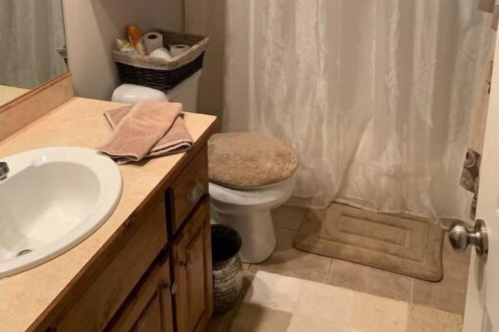 Photo of Bathroom in Cleora