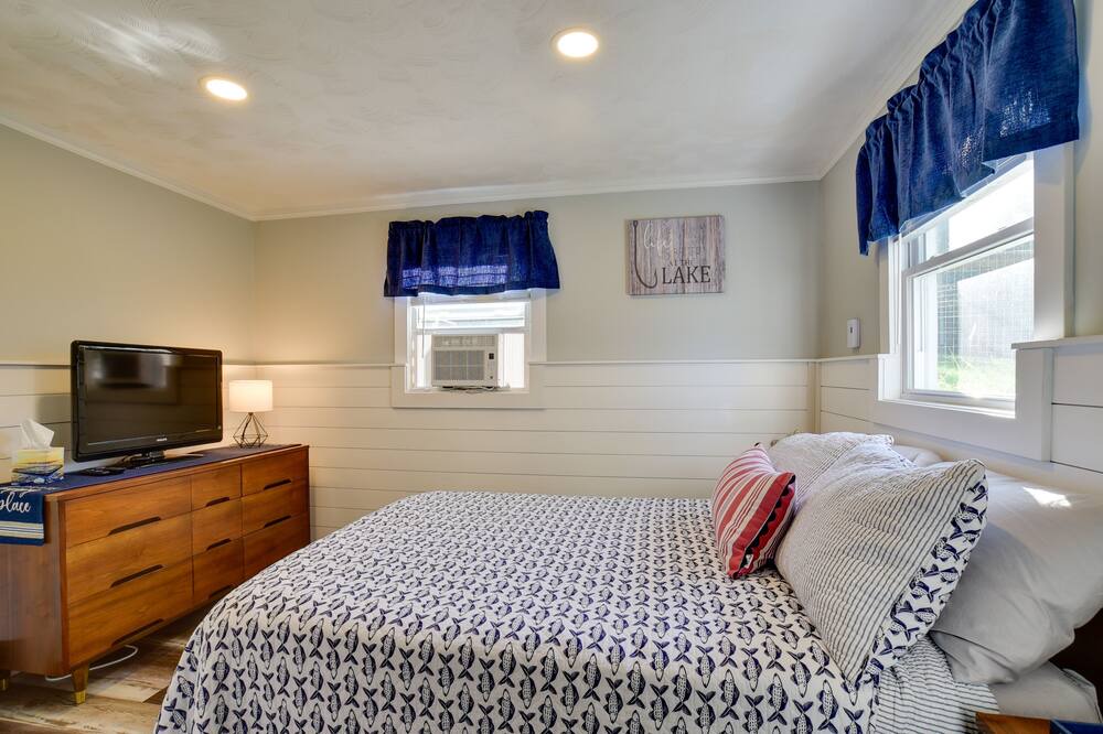 Photo of Bedroom in Hammondsport