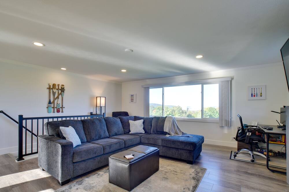 Photo of Livingroom in Hammondsport