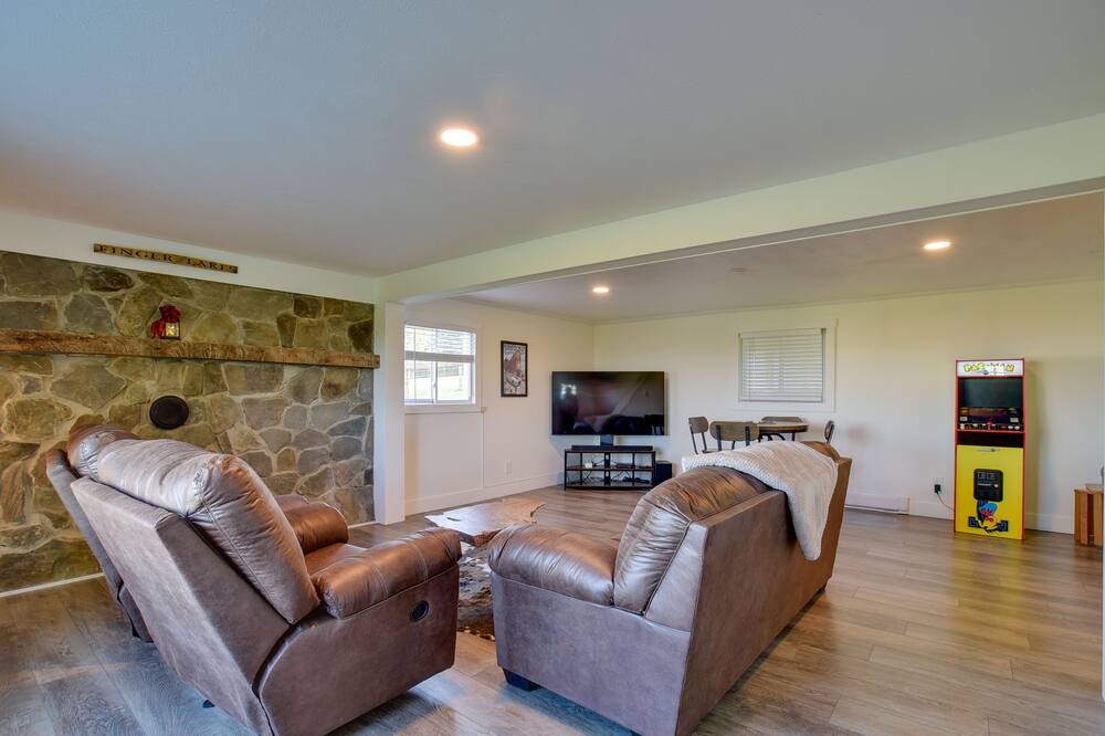 Photo of Livingroom in Hammondsport