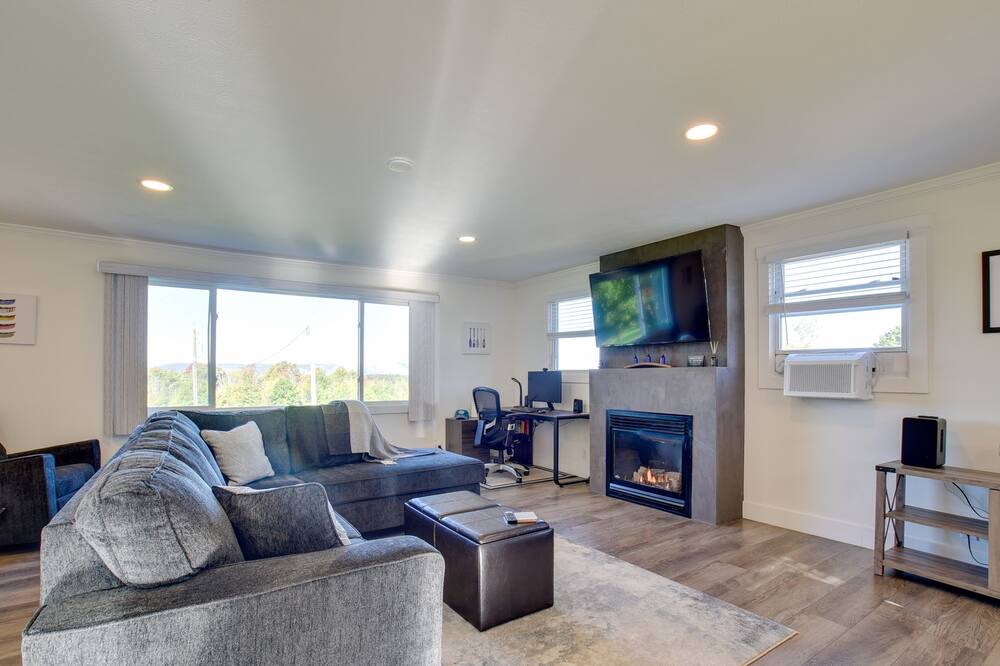 Photo of Livingroom in Hammondsport