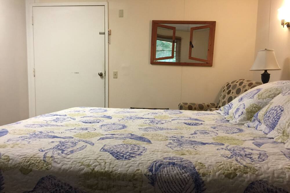 Photo of Bedroom in Ellsworth