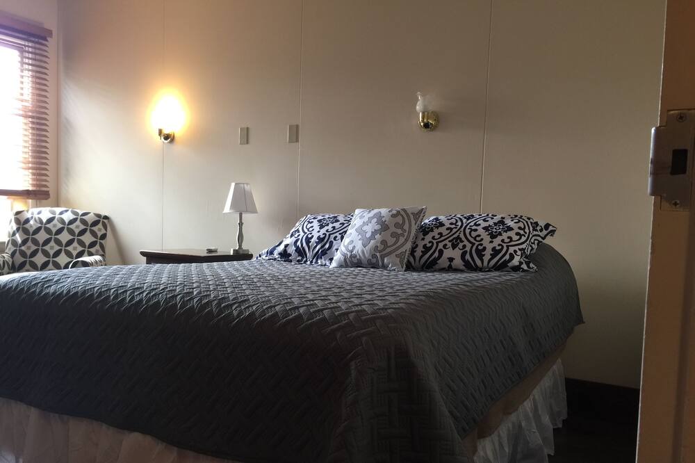 Photo of Bedroom in Ellsworth