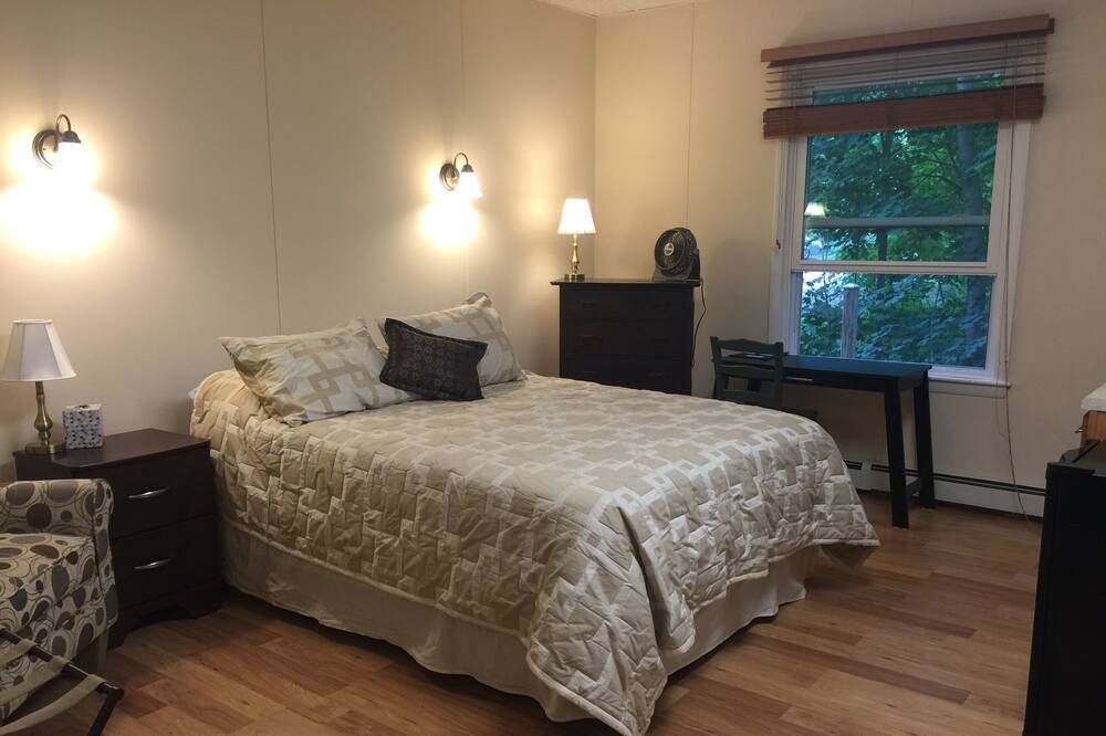 Photo of Bedroom in Ellsworth