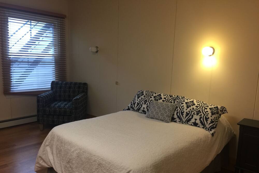 Photo of Bedroom in Ellsworth