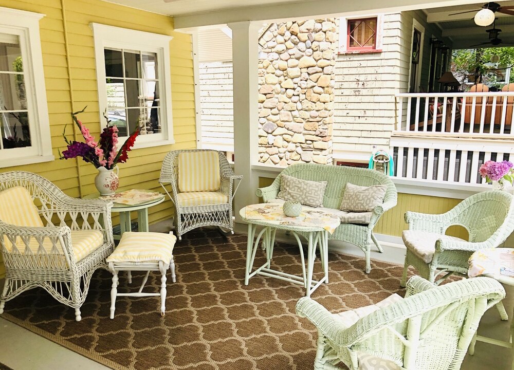 Photo of Patio Balcony in Chautauqua