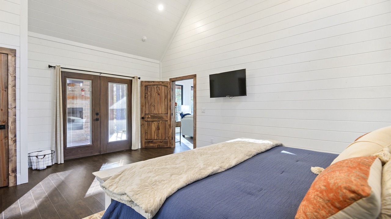 Photo of Bedroom in Hochatown