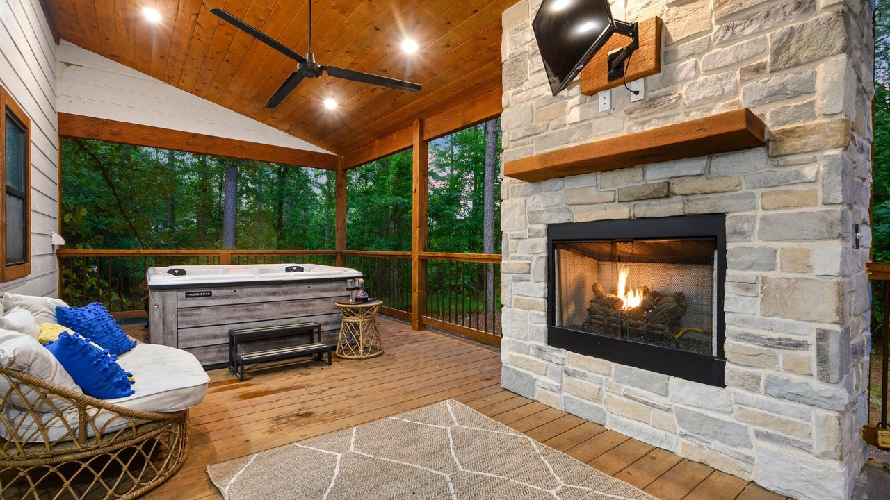 Photo of Livingroom in Hochatown