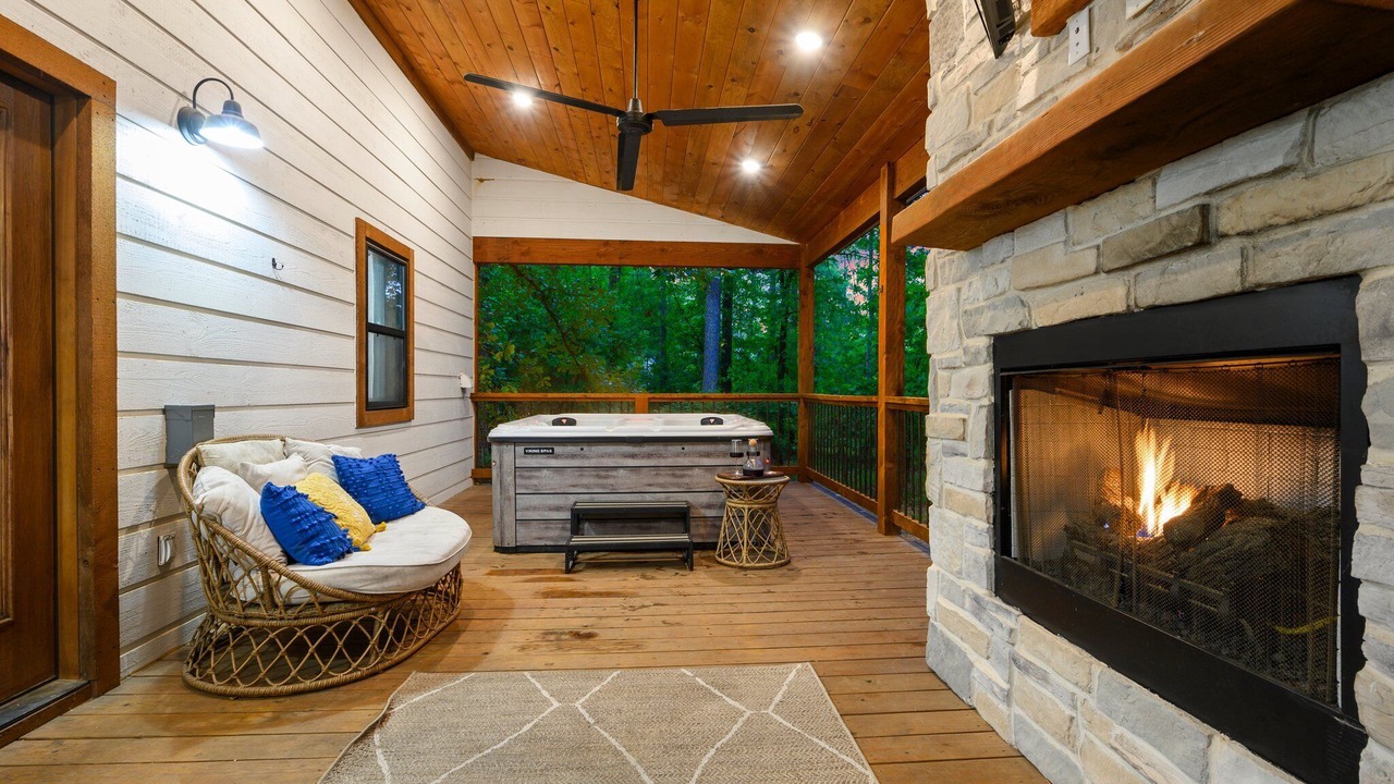 Photo of Livingroom in Hochatown